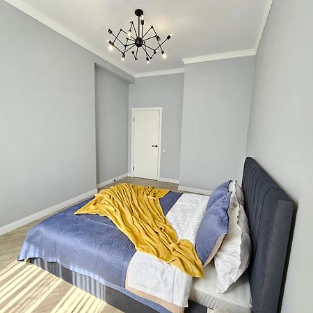 3 Room Gagarin Park Residential Complex Near Mega Shopping Mall Almaty Bagian luar foto