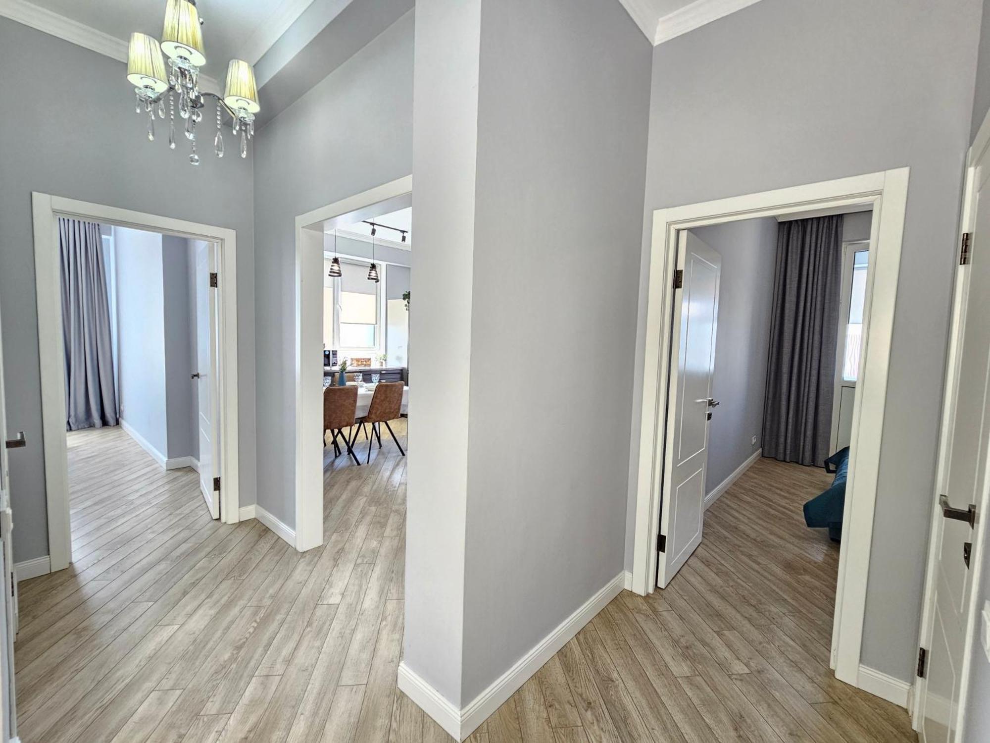 3 Room Gagarin Park Residential Complex Near Mega Shopping Mall Almaty Bagian luar foto