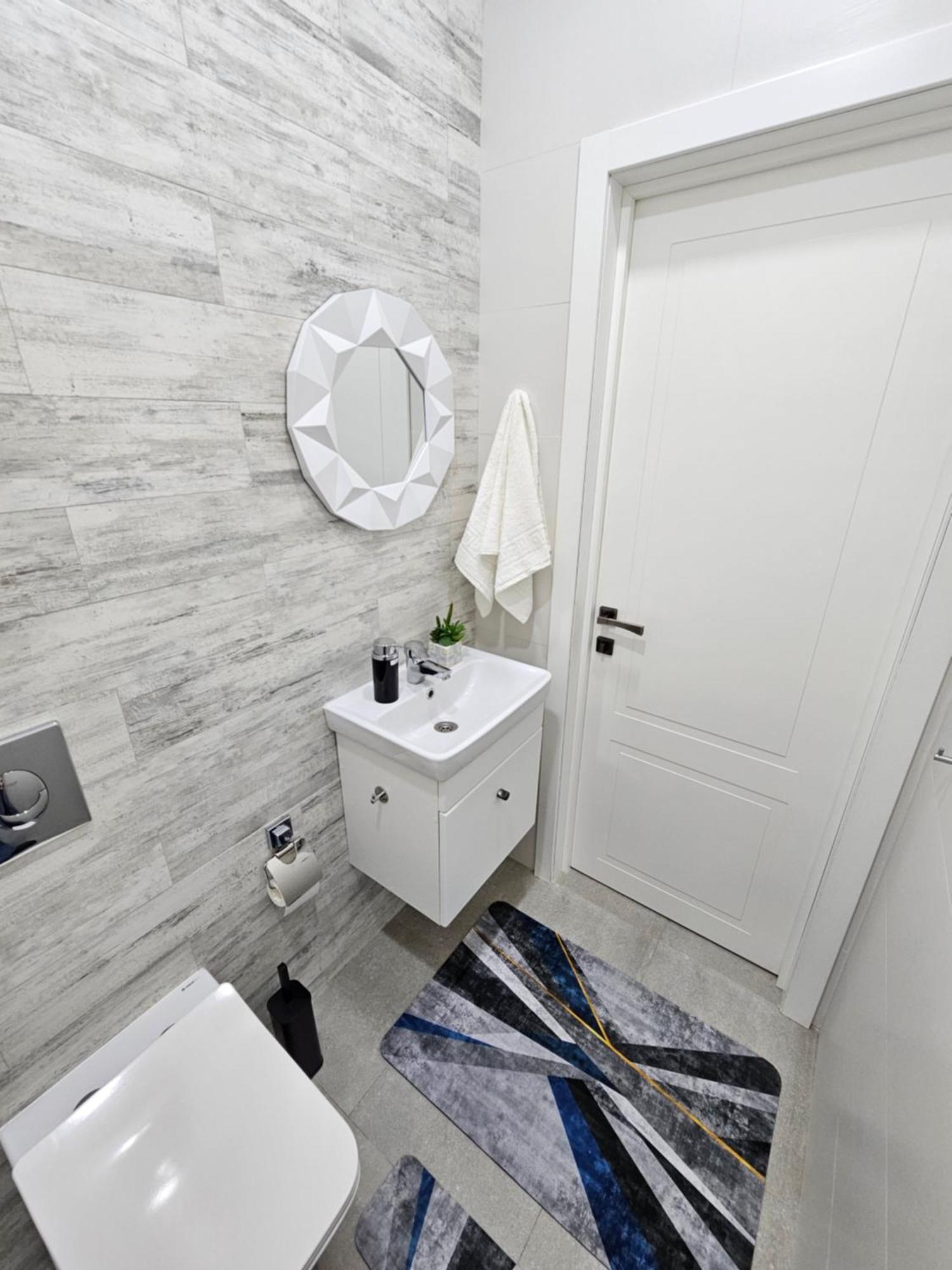 3 Room Gagarin Park Residential Complex Near Mega Shopping Mall Almaty Bagian luar foto