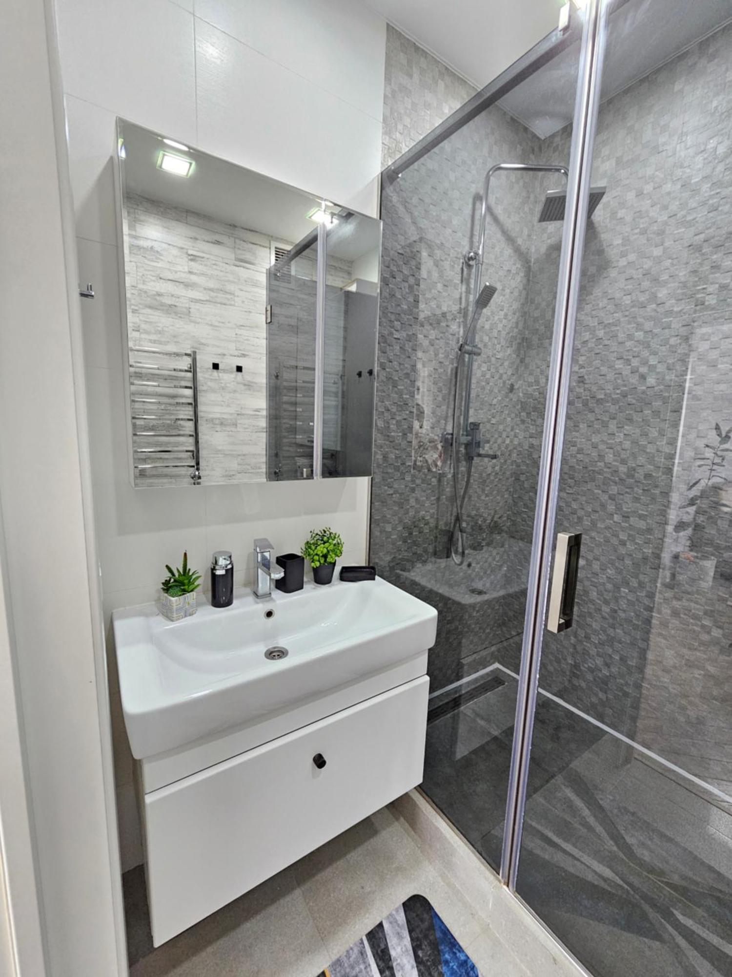 3 Room Gagarin Park Residential Complex Near Mega Shopping Mall Almaty Bagian luar foto