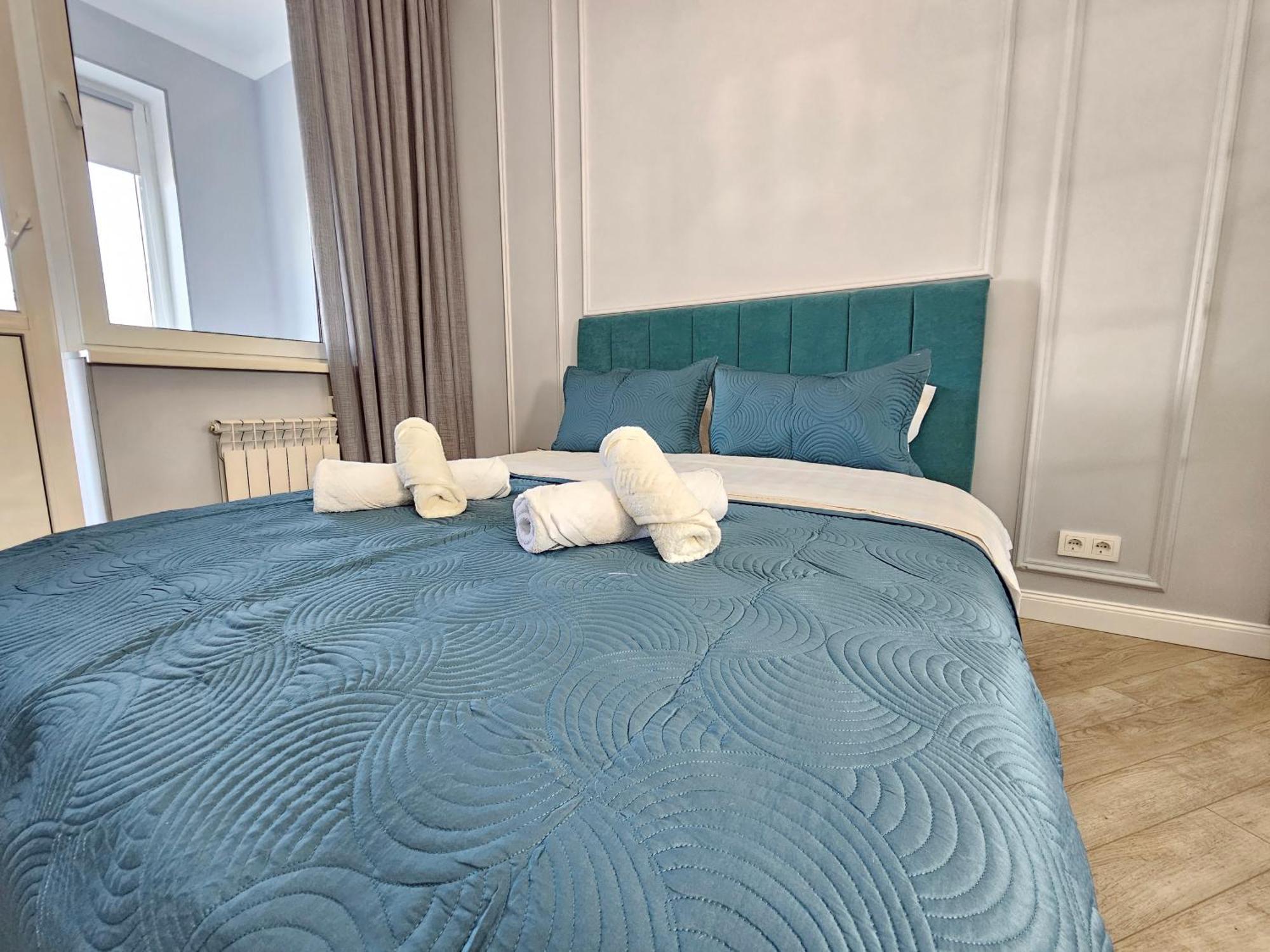 3 Room Gagarin Park Residential Complex Near Mega Shopping Mall Almaty Bagian luar foto