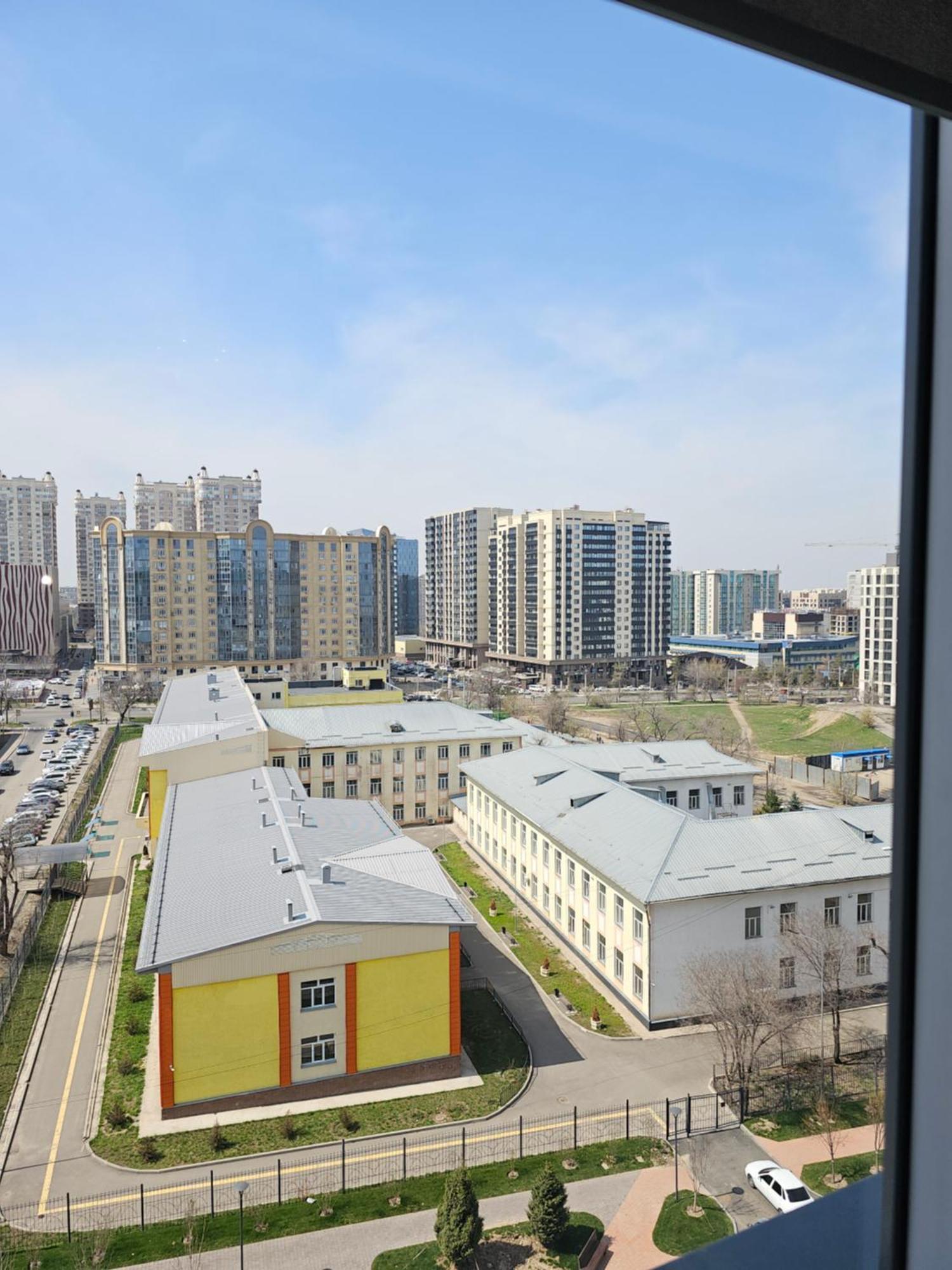 3 Room Gagarin Park Residential Complex Near Mega Shopping Mall Almaty Bagian luar foto
